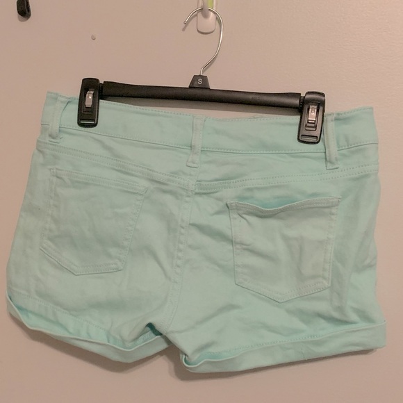 No Boundaries Shorts - Picture 3 of 5